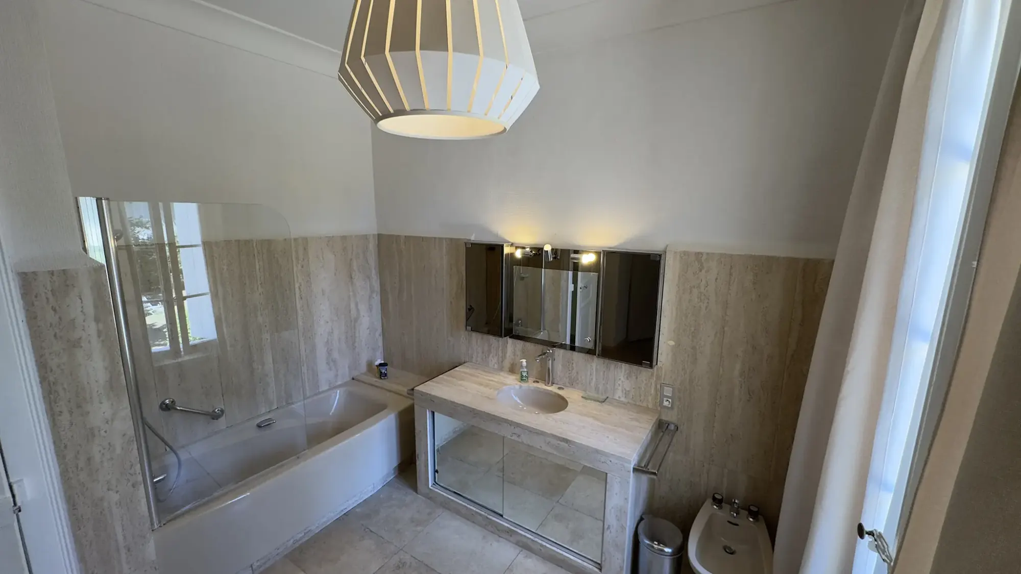 Salle de bain de l'étage