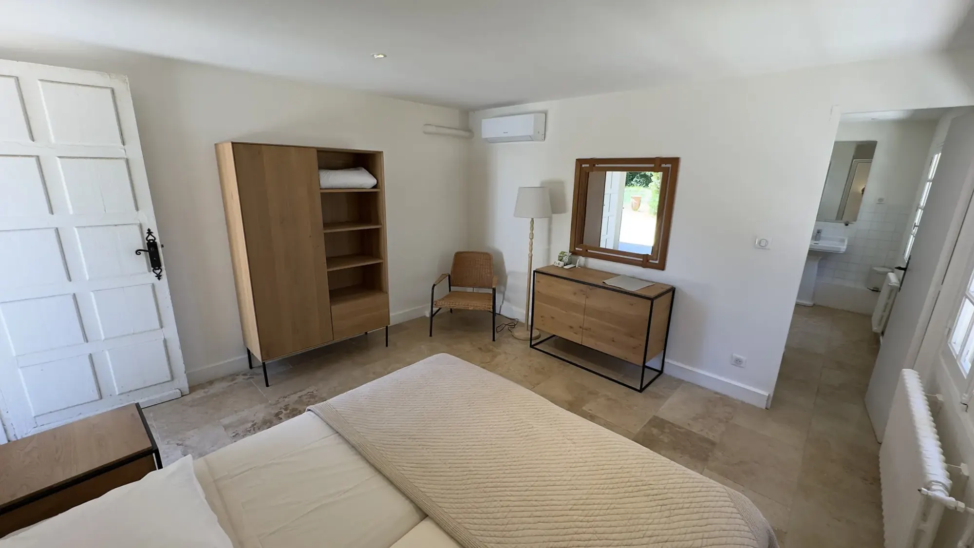 Chambre côté étang, de plain-pied