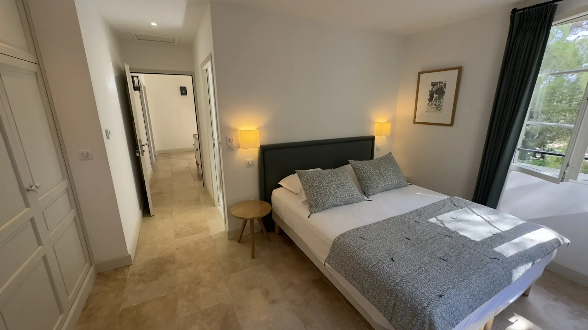 Chambres et salles de bain de La Bergerie de l'Étang