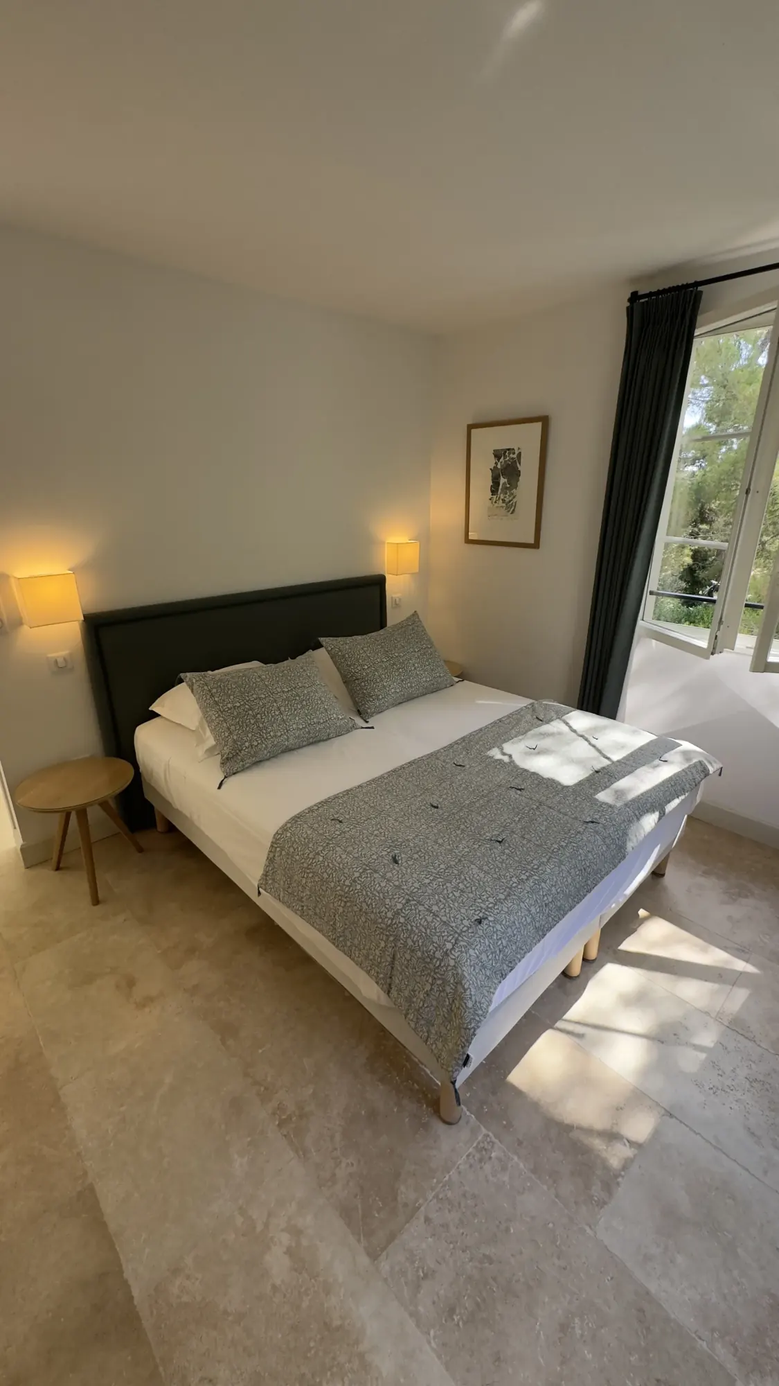 Chambres et salles de bain de La Bergerie de l'Étang