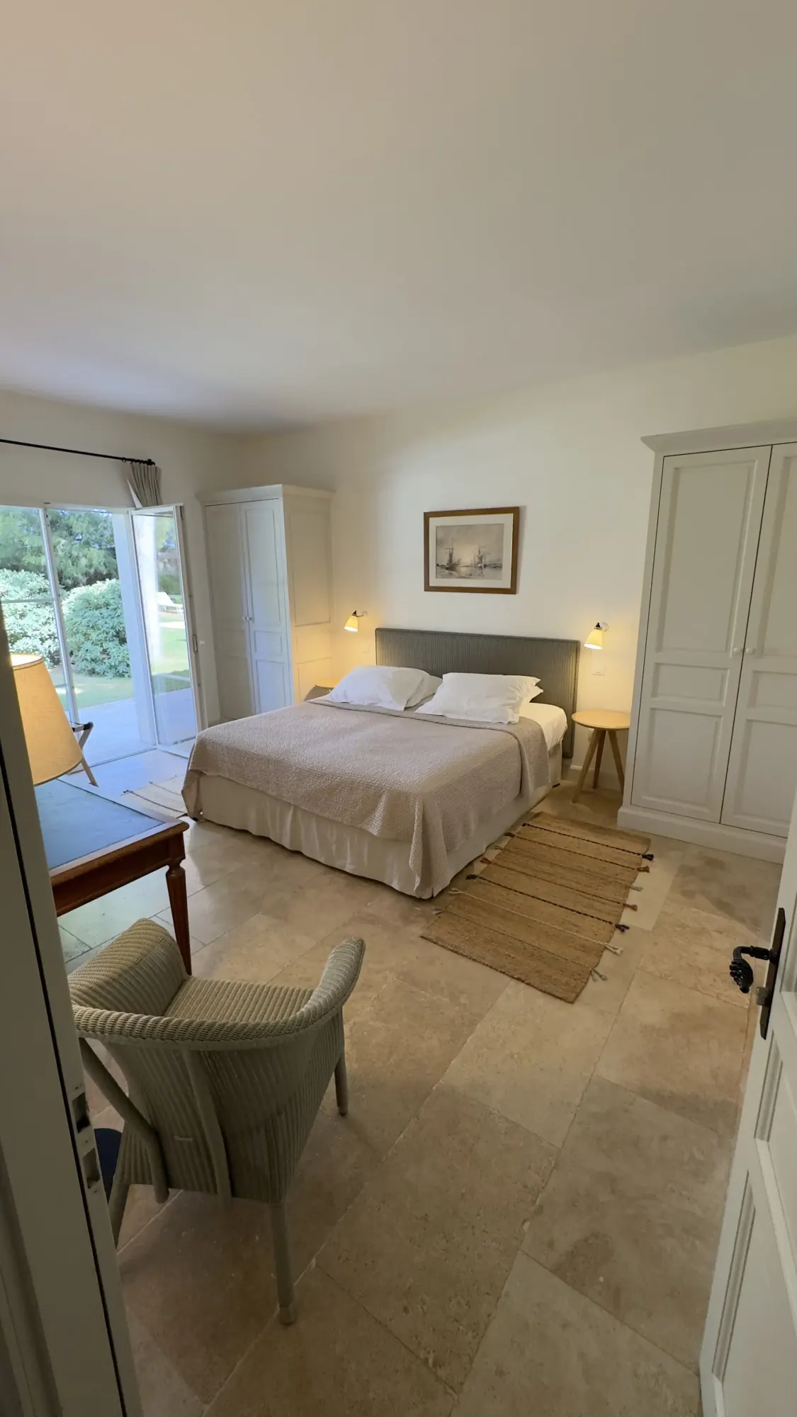 Chambres et salles de bain de La Bergerie de l'Étang