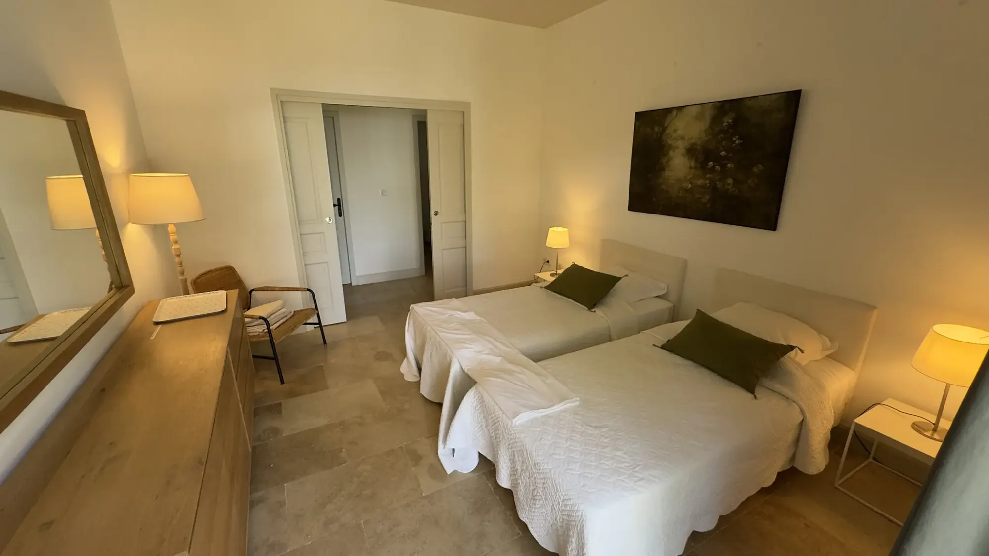 Chambres et salles de bain de La Bergerie de l'Étang