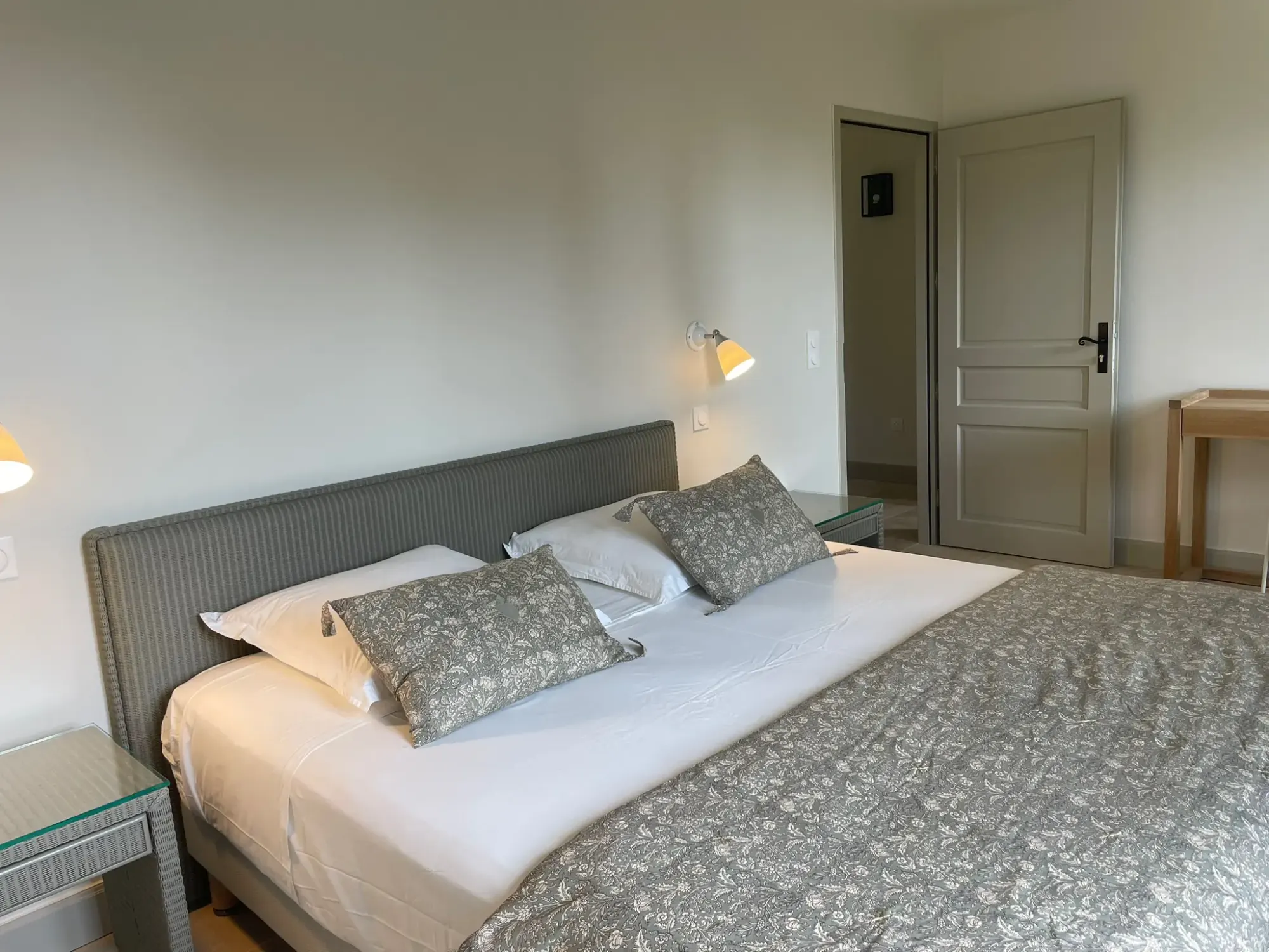 Chambres et salles de bain de La Bergerie du Parc
