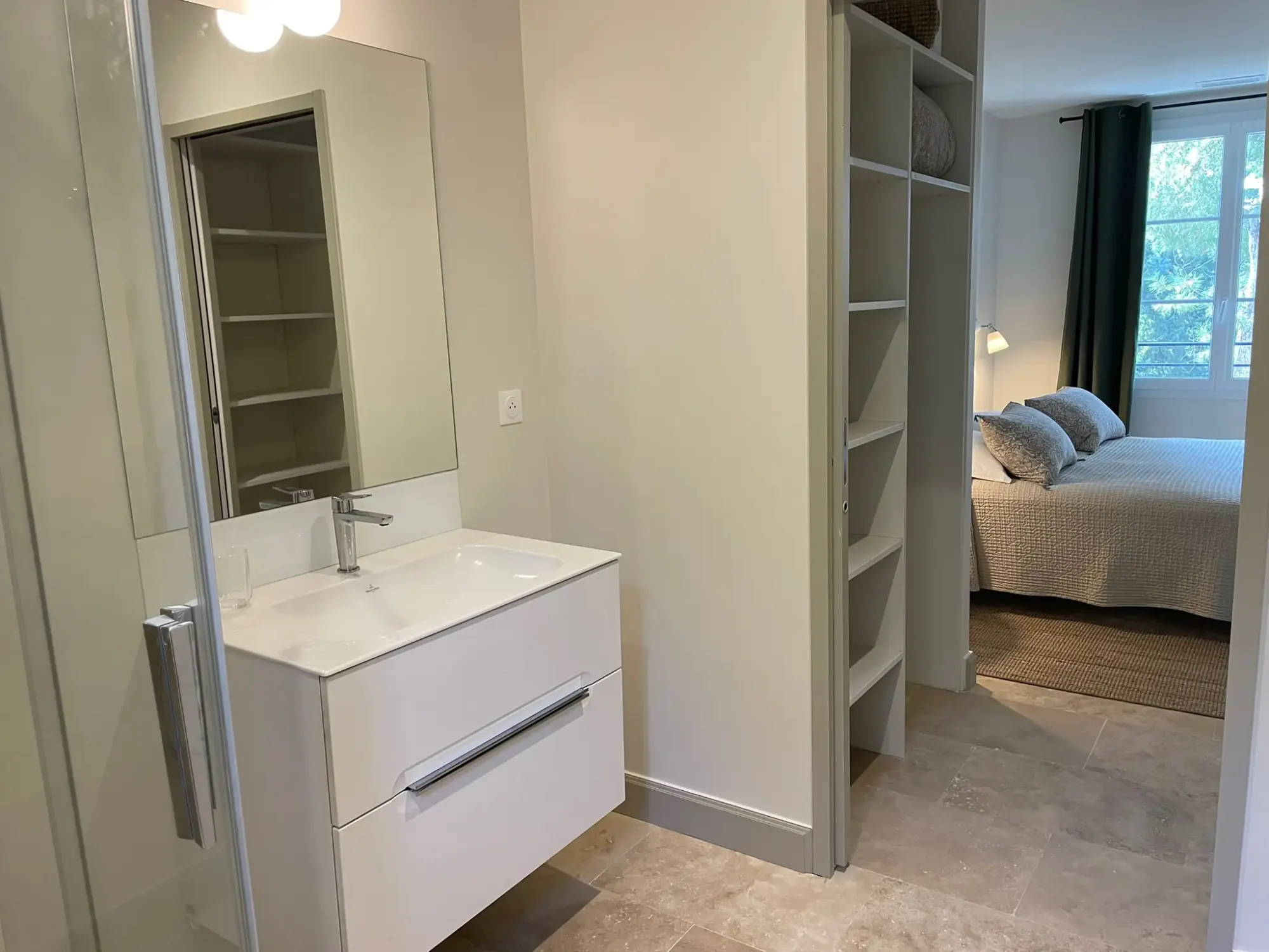 Chambres et salles de bain de La Bergerie du Parc