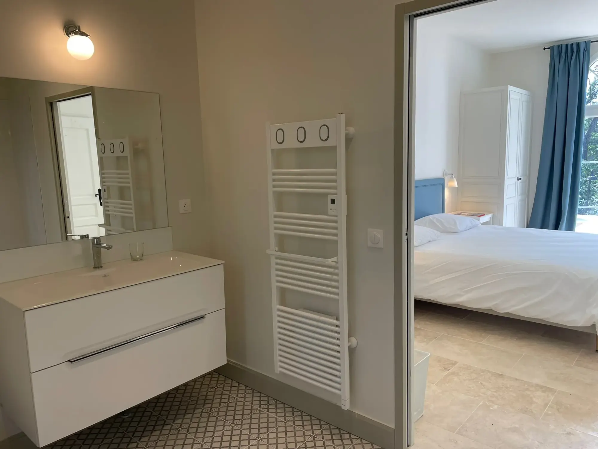 Chambres et salles de bain de La Bergerie du Parc