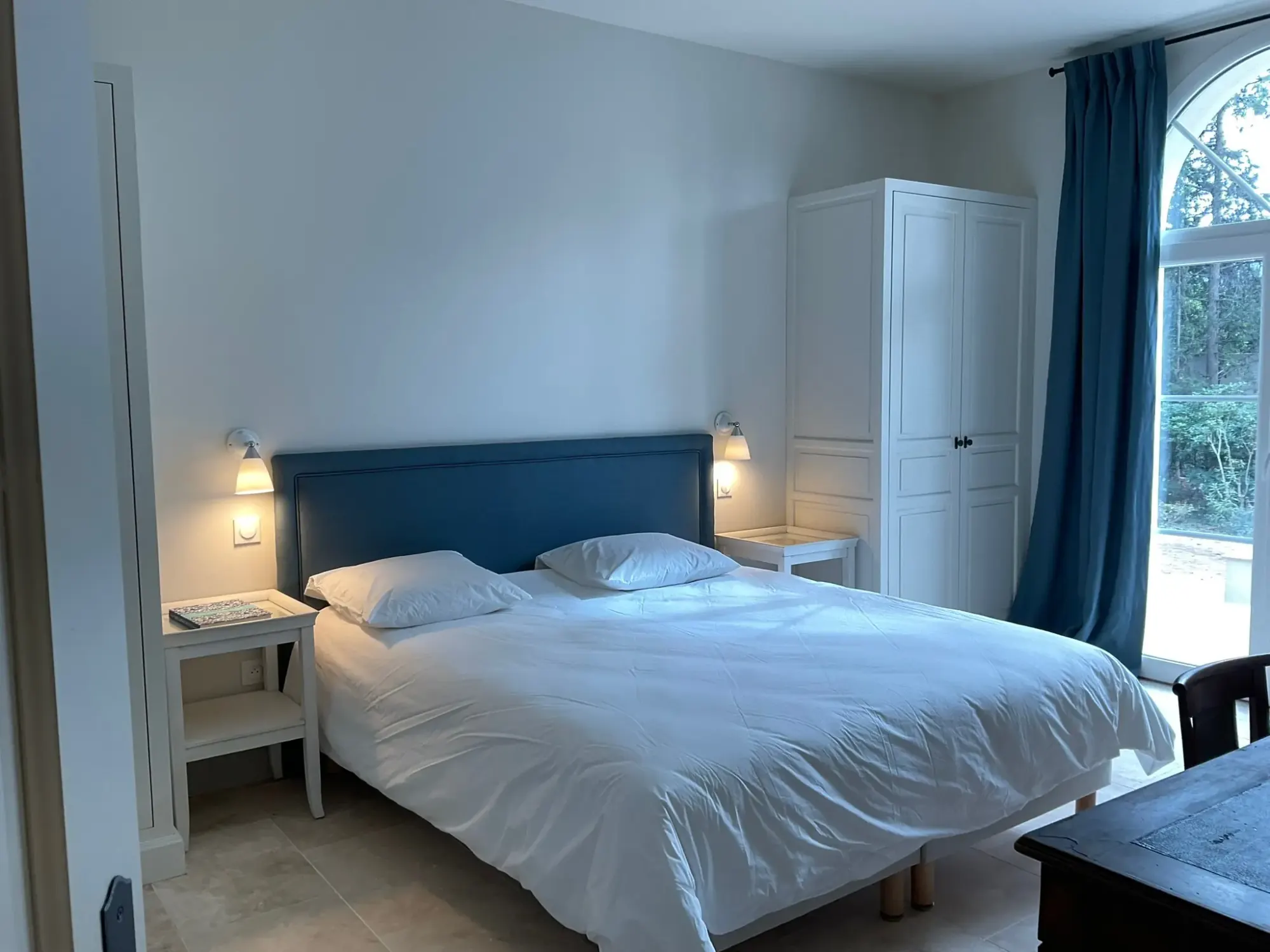 Chambres et salles de bain de La Bergerie du Parc